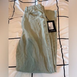 PRETTYLITTLETHING mom jeans